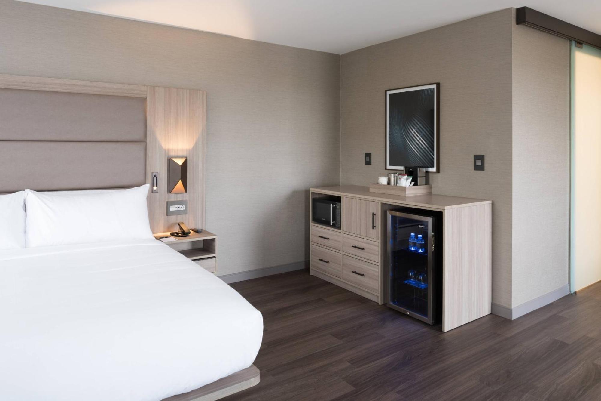 Ac Hotel By Marriott Boston Cleveland Circle Dış mekan fotoğraf