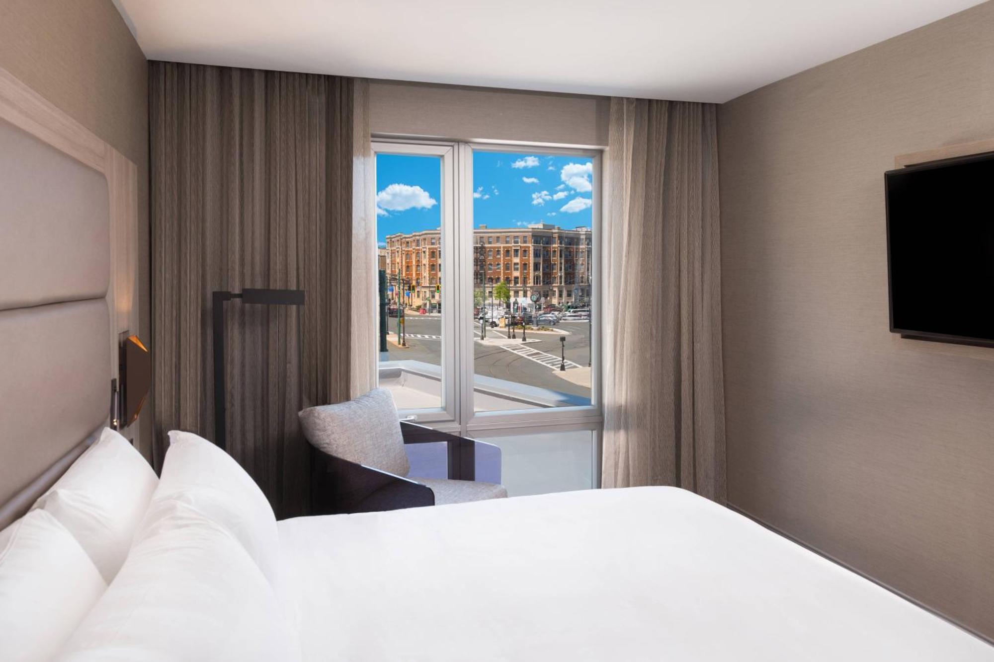 Ac Hotel By Marriott Boston Cleveland Circle Dış mekan fotoğraf
