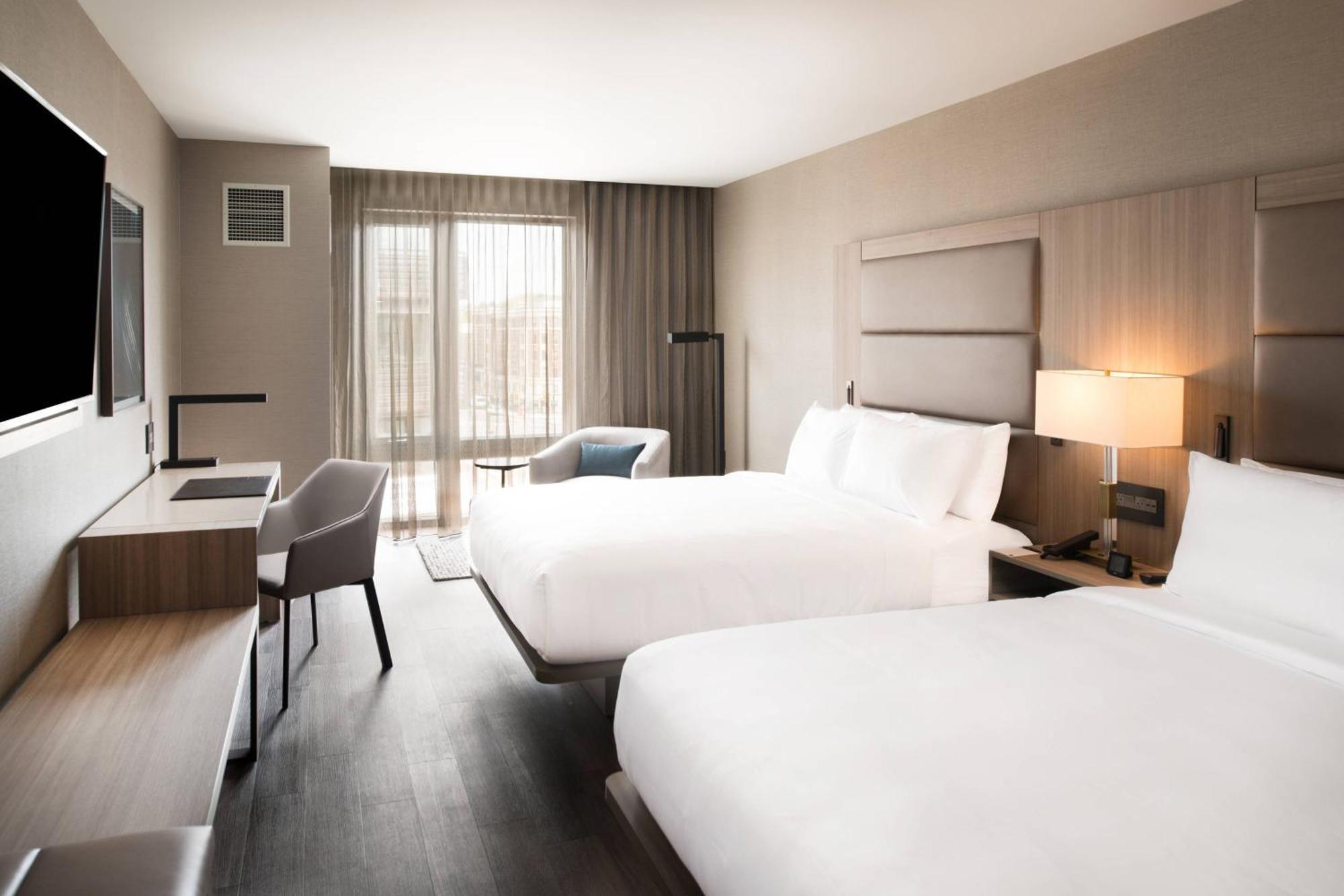 Ac Hotel By Marriott Boston Cleveland Circle Dış mekan fotoğraf