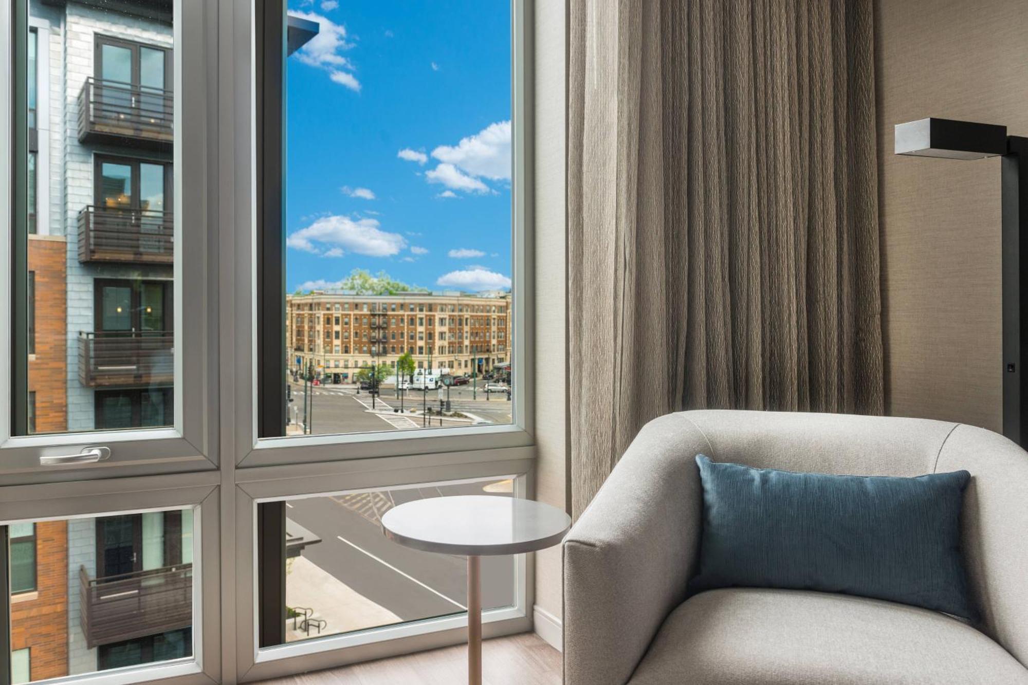 Ac Hotel By Marriott Boston Cleveland Circle Dış mekan fotoğraf