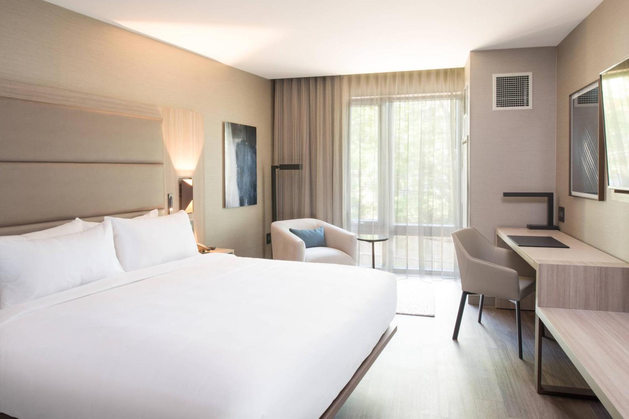 Ac Hotel By Marriott Boston Cleveland Circle Dış mekan fotoğraf